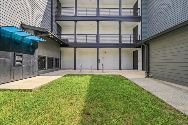 Building Photo - 3101 Govalle Ave