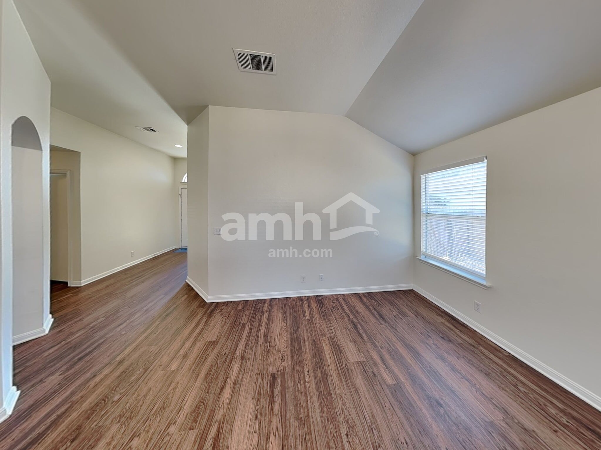 Building Photo - 386 Stennis