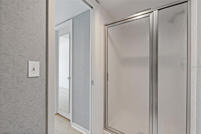 Building Photo - 2621 Cove Cay Dr