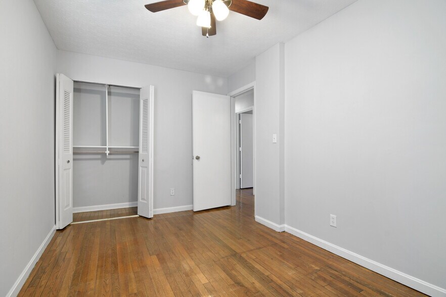 Building Photo - 402 W Hill St