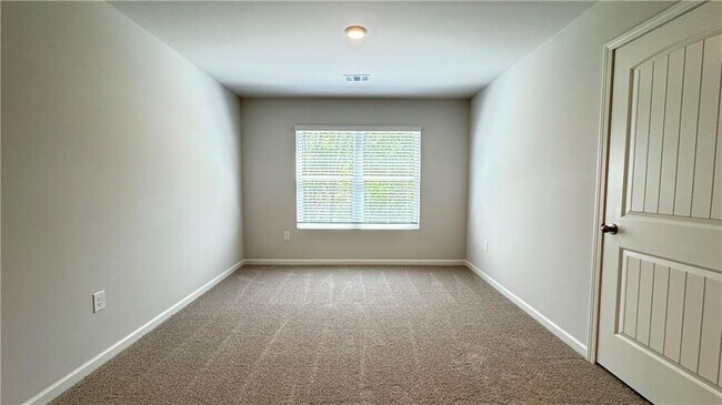 Building Photo - 61 Biltmore Pl