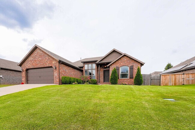 Building Photo - 967 Glass St