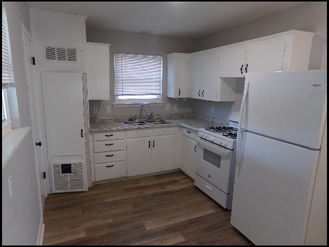 Building Photo - 7524 Knollwood Rd