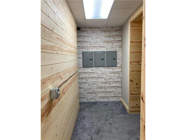 Building Photo - 219 6th St