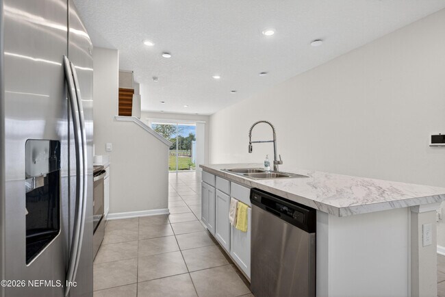 Building Photo - 8210 Larose Rd