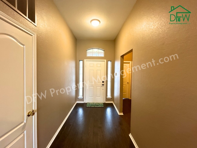 Building Photo - Inviting 3BR/2BA Home with Spacious Backyard for Lease in Fort Worth