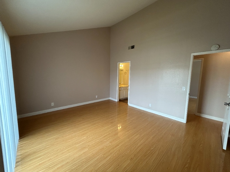 Building Photo - 1806 Huntington Dr