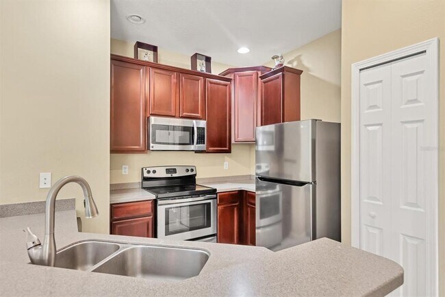 Building Photo - 3821 Parkridge Cir