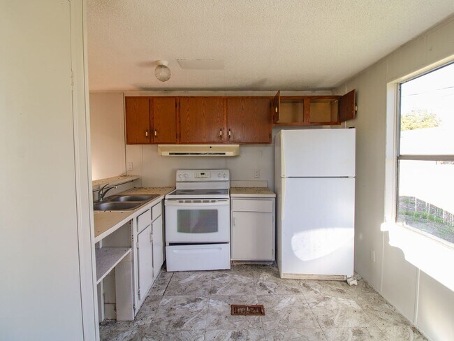 Building Photo - Great Location in Pulaski, TN