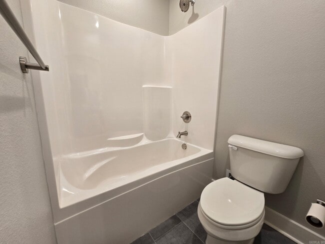 Building Photo - 5009 Springwood Cir