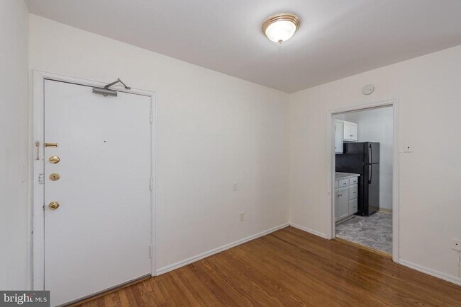 Building Photo - 7611 Eastern Ave NW