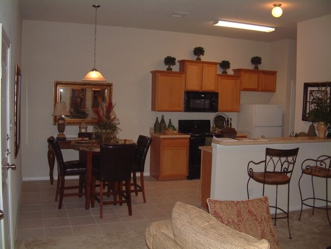 Building Photo - ROBIN213-15