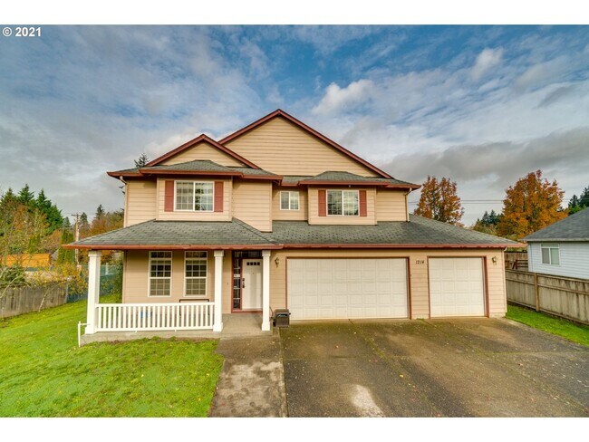 Primary Photo - ***HALF MONTH RENT FREE***FANTASTIC 4 Bed 2.5 Bath Home in Salmon Creek! HUGE side yard and back ...