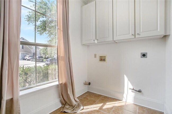 Building Photo - 109 Grand Champions Ln