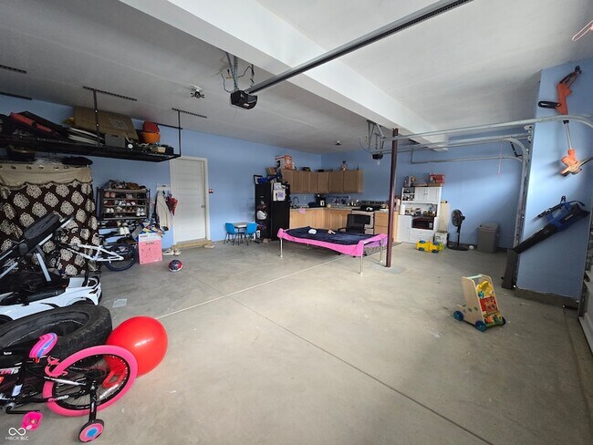 Building Photo - 5128 Summerton St