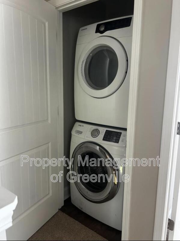 Building Photo - 227 E Church St