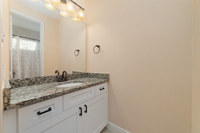 Building Photo - 17411 Aberdeenshire Dr