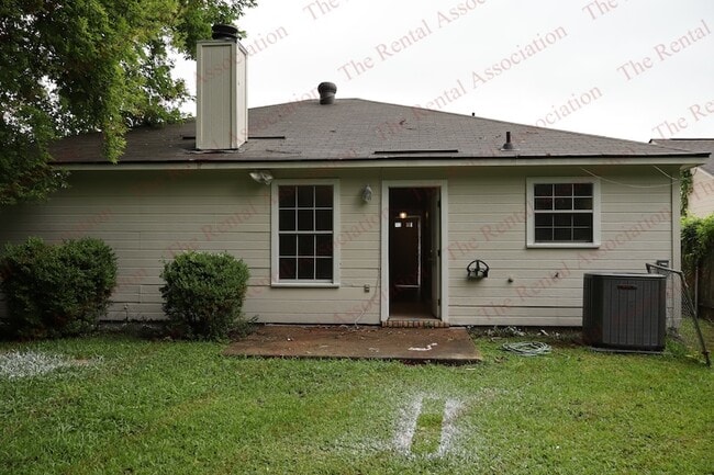 Building Photo - 2248 Loreco St