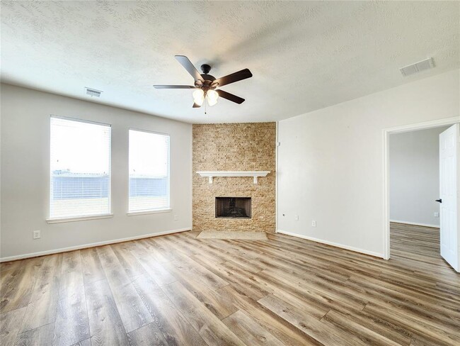 Building Photo - 21827 Sierra Long Dr