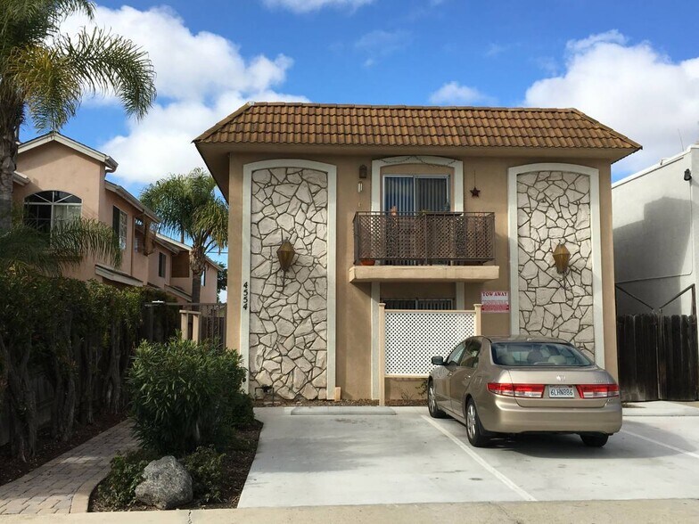 Primary Photo - 4554 Campus Ave