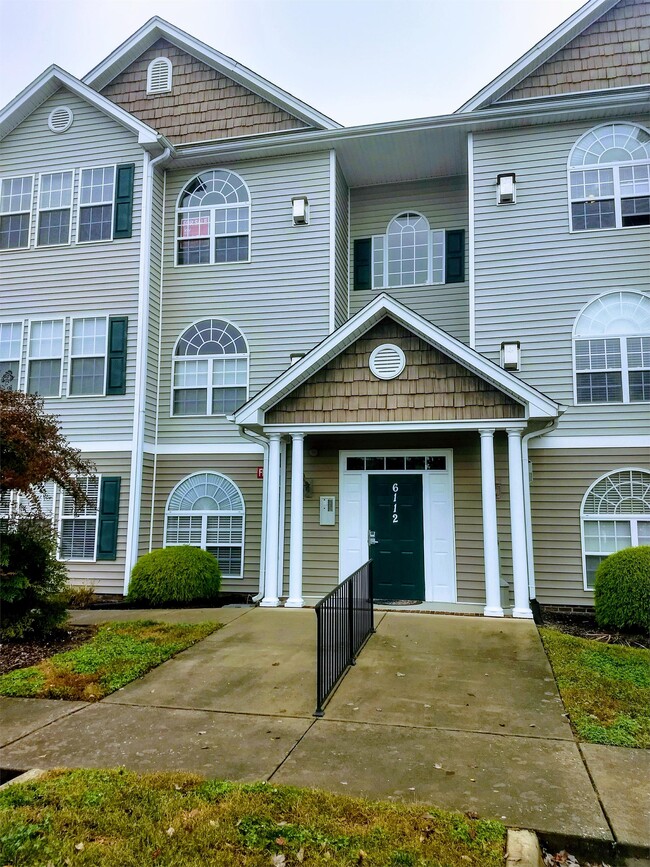 Building Photo - 6112 Hedgecock Cir