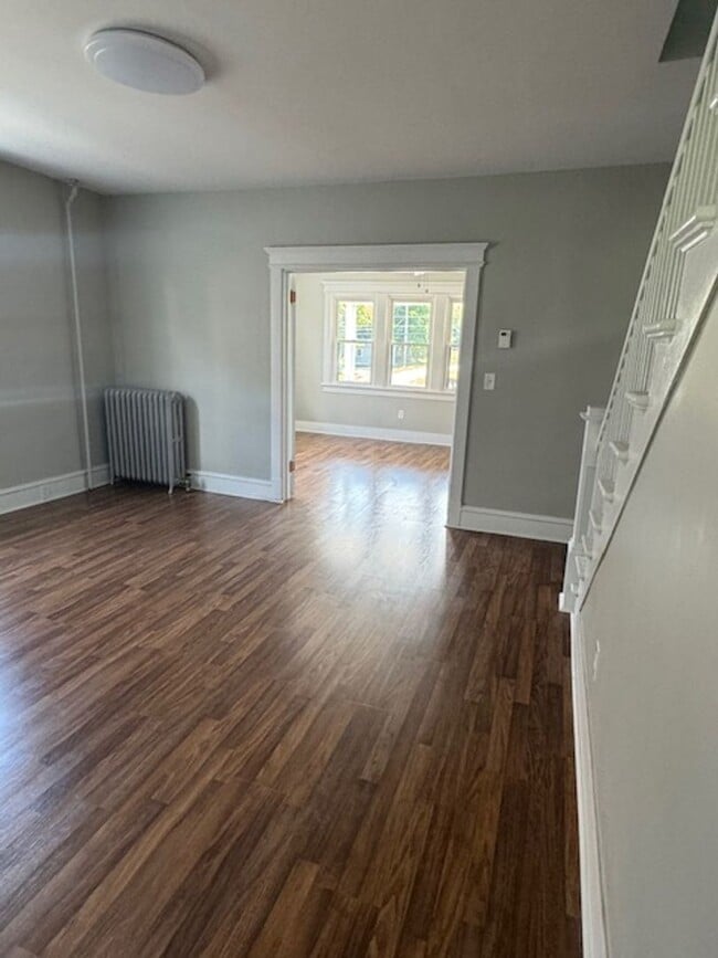 Building Photo - 3 bedroom
