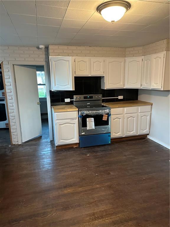 Building Photo - 1 Lake Ct