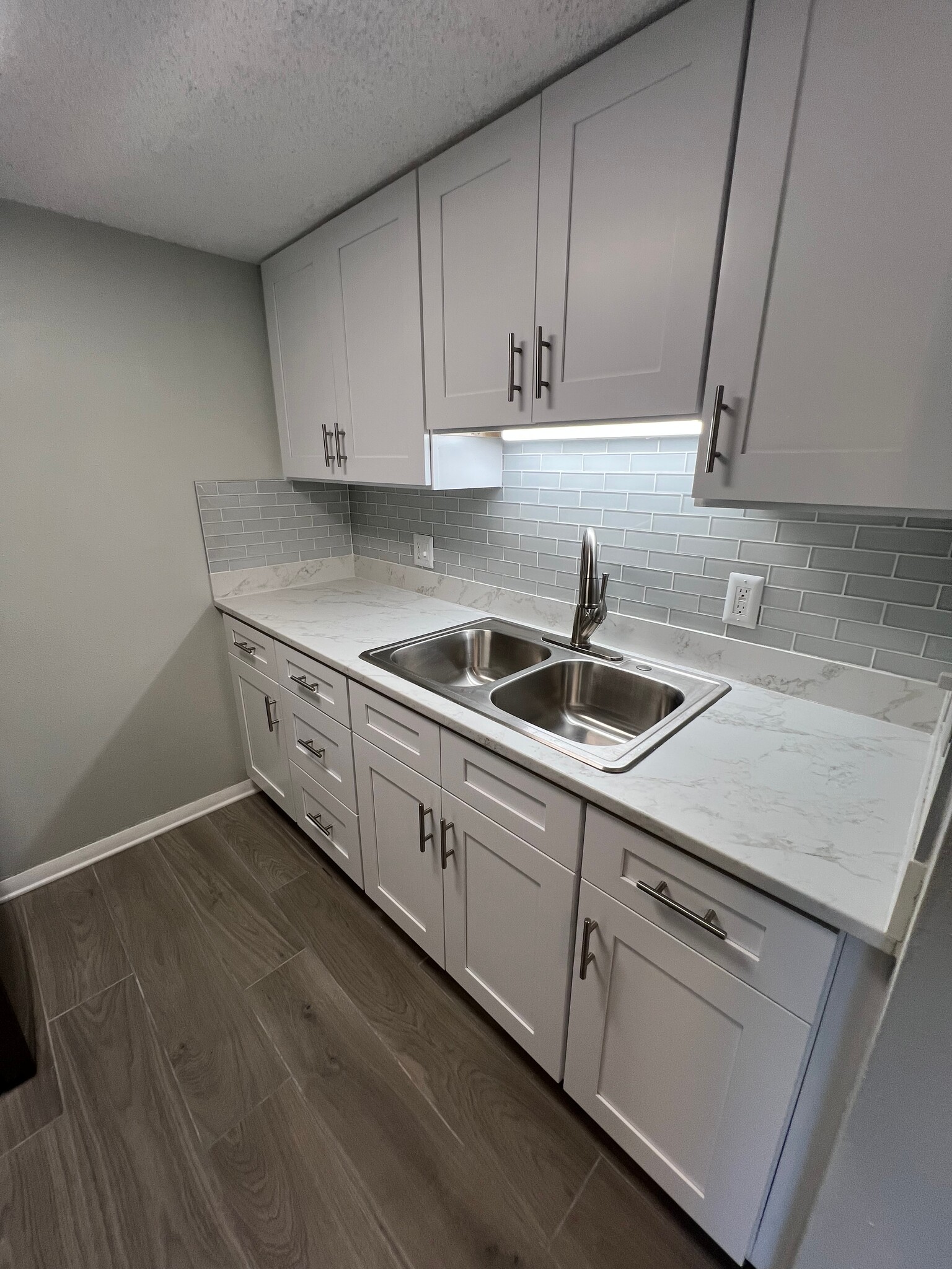 Building Photo - 1 Bed/1 Bath - Unit 230