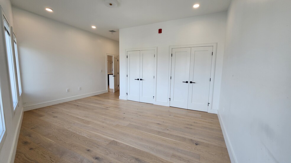Building Photo - 58 Leo M Birmingham Pky
