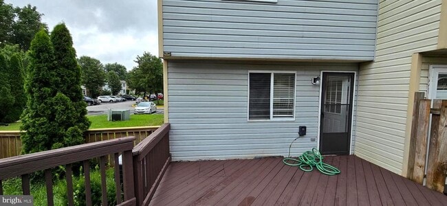 Building Photo - 3591 Laurel View Ct