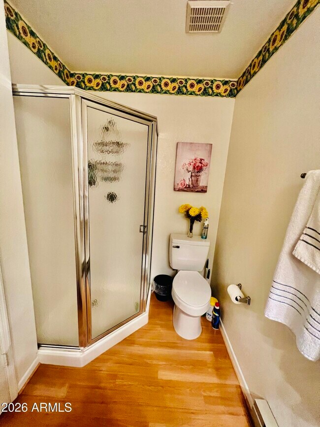 Building Photo - 2700 S White Mountain Rd