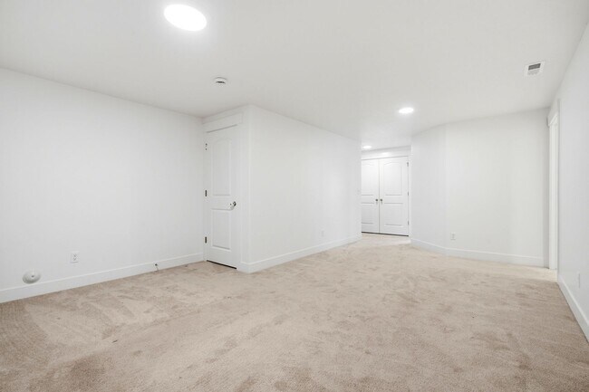 Building Photo - 1627 W Talus Rdg Dr