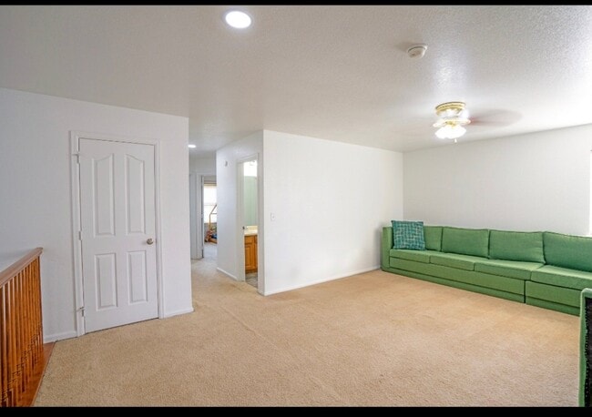 Building Photo - 4471 Mt Princeton St