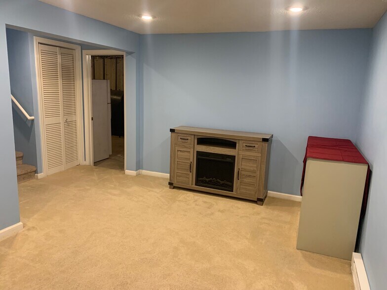 Building Photo - 61 Trotters Way