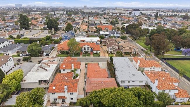 Building Photo - 2118 Ernest Ave