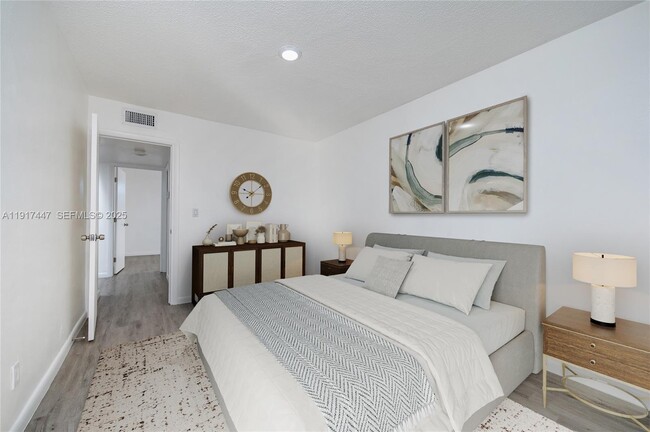 Building Photo - 2463 Coral Wy