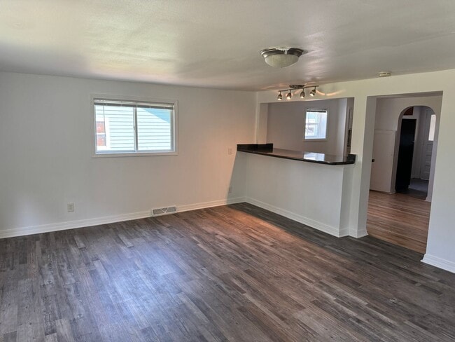 Building Photo - City Close, Country Feel – Charming Madiso...