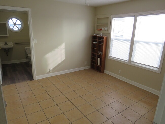 Building Photo - 115 Northern Dr