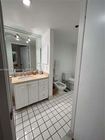 Building Photo - 251 Crandon Blvd