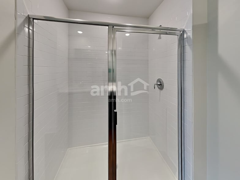 Building Photo - 3830 Chivalry Dr