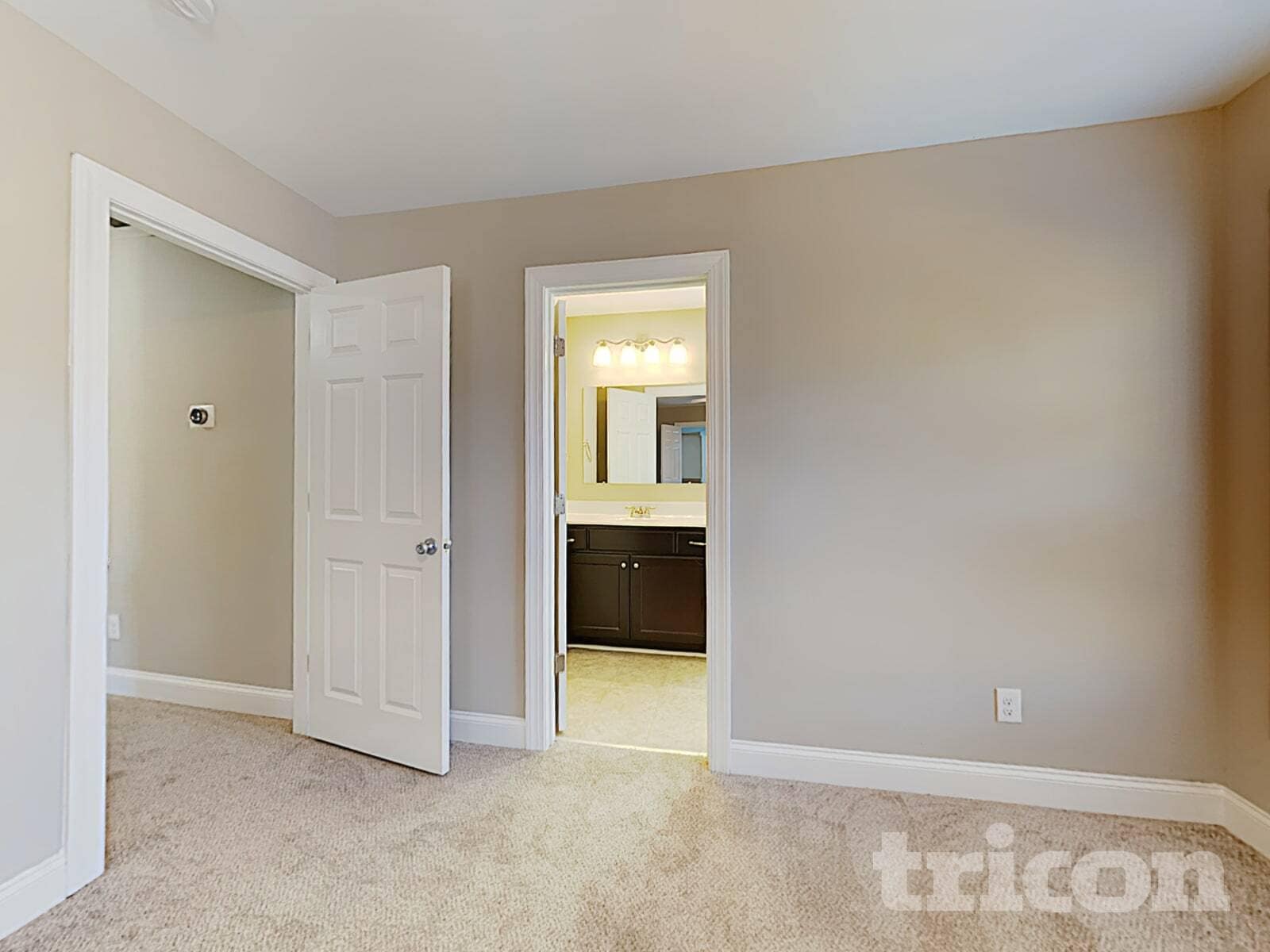 Building Photo - 465 Hunter Way