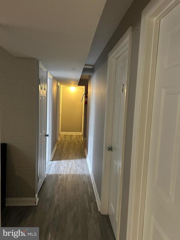 Building Photo - 10710 Tyrone Dr