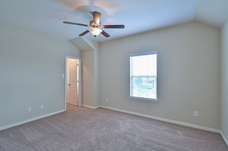 Building Photo - 2439 Brown Maple Dr