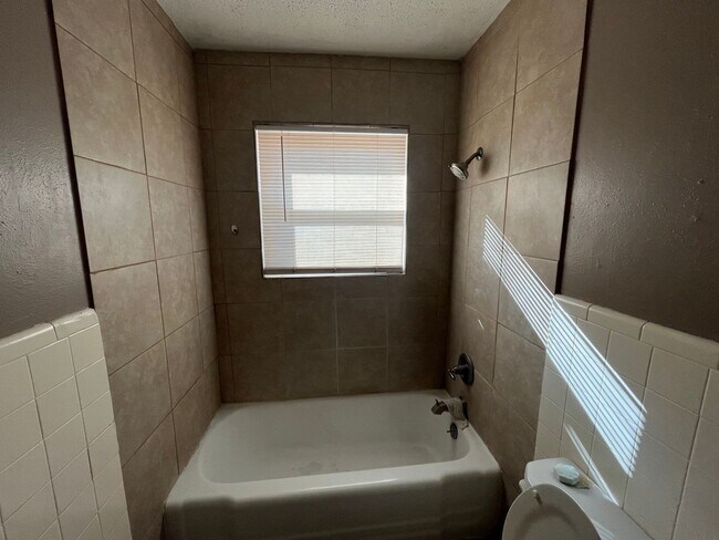 Building Photo - 1622 58th St