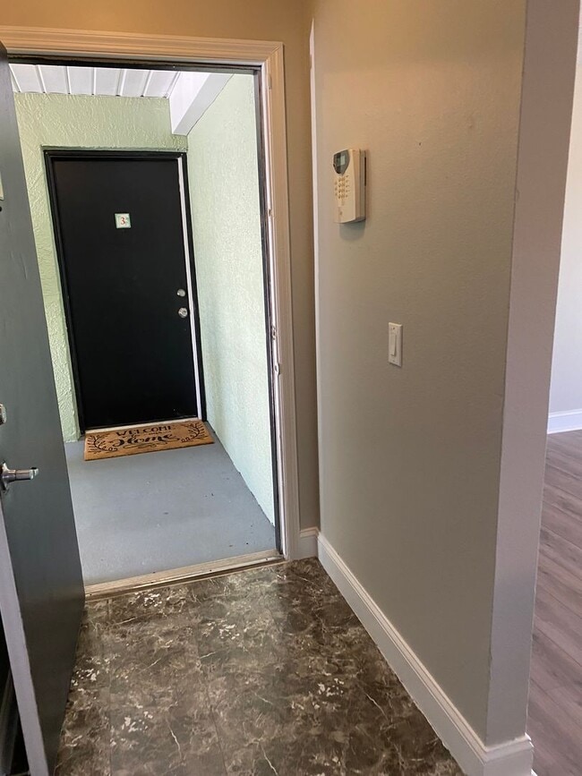 Building Photo - 4252 Pershing Pointe Pl