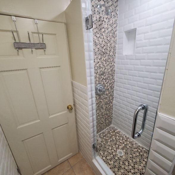 Building Photo - 524 Timpson Pl