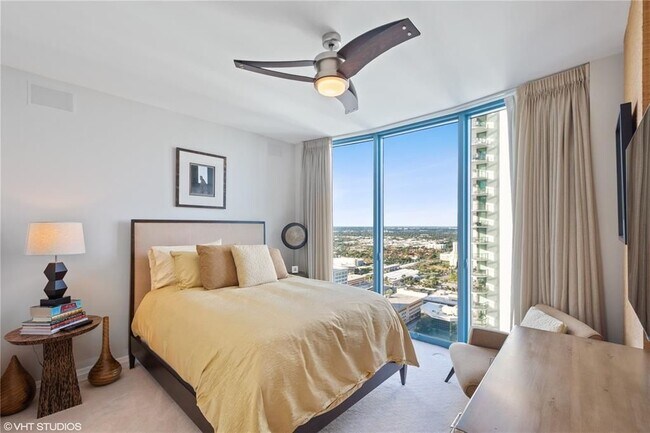 Building Photo - 333 Las Olas Way