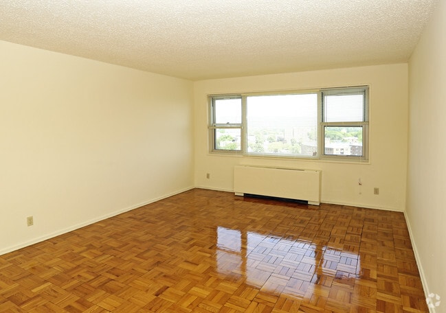 Interior Photo - Washington Towers