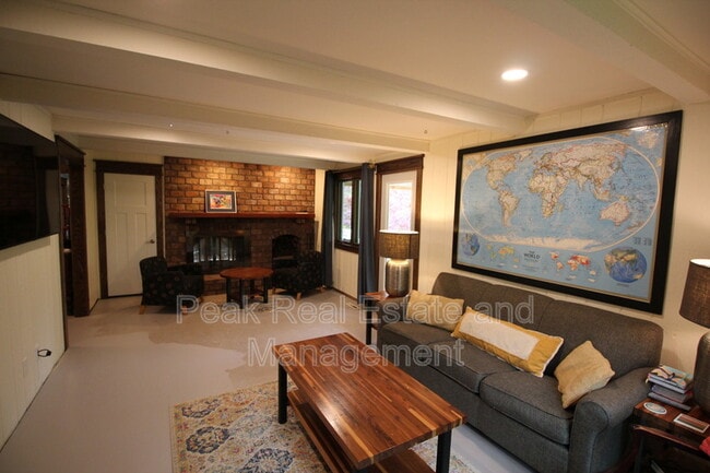 Building Photo - 8111 Bailey Dr SE