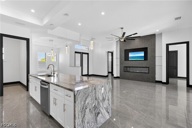 Building Photo - 1102 Mohawk Pkwy